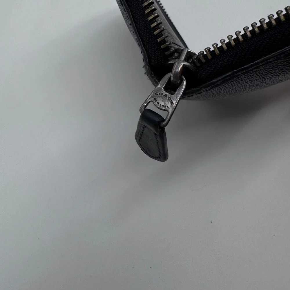 Pre owned Coach Zip around Bifold Coin Wallet Signature Charcoal/Black Canvas